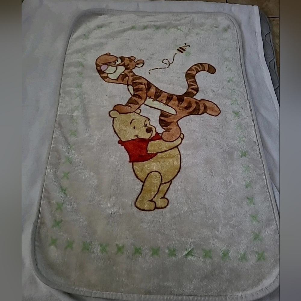 Vtg Classic Winnie The Pooh Tigger Baby Blanket Beige Cream Green  Plush Disney